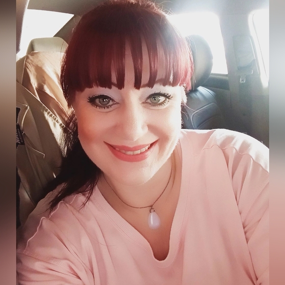 Meet your Posher, Jules - Picture 2 of 8